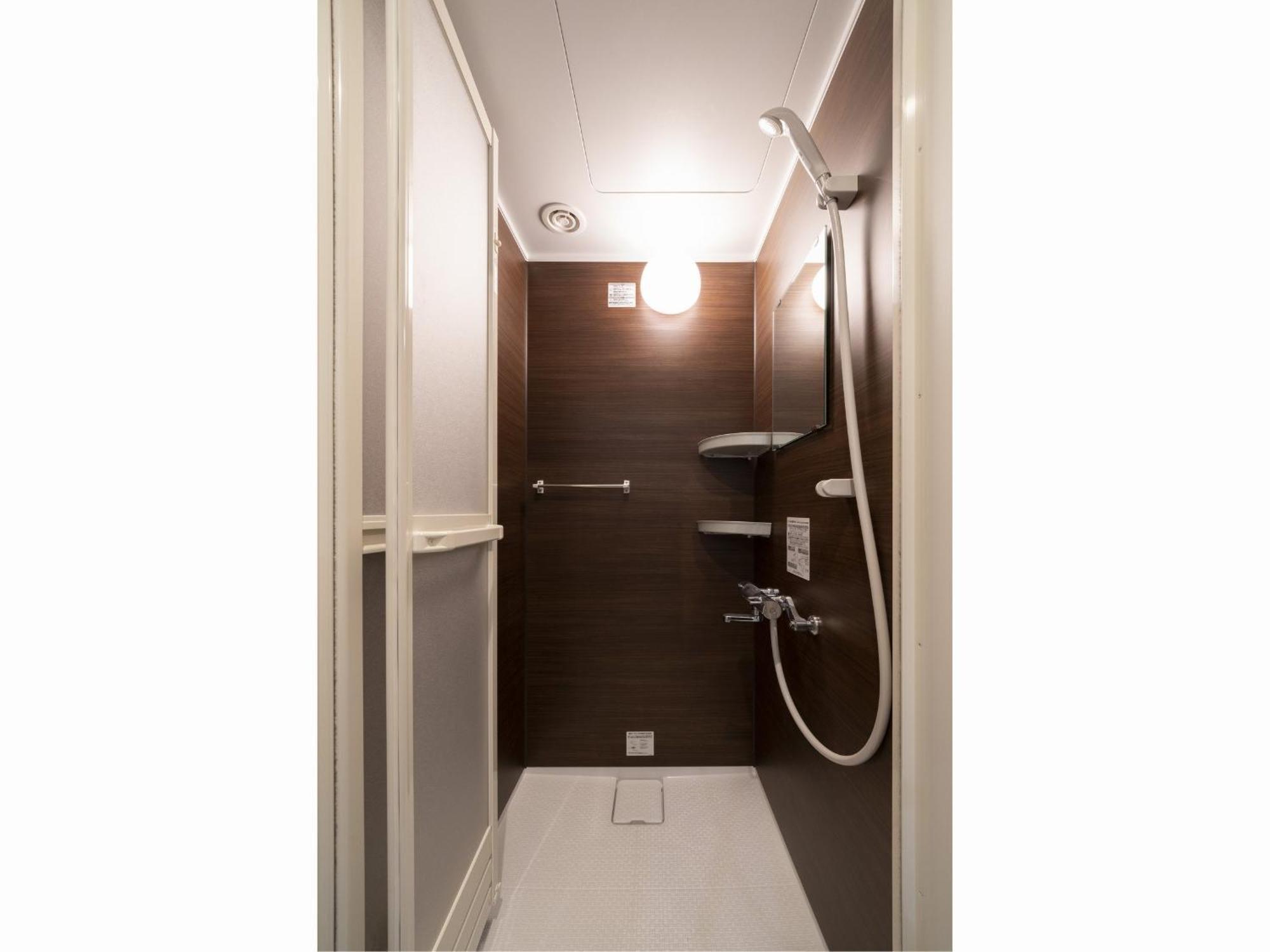 Capsule Hotel J Garden Shin-Osaka Bagian luar foto