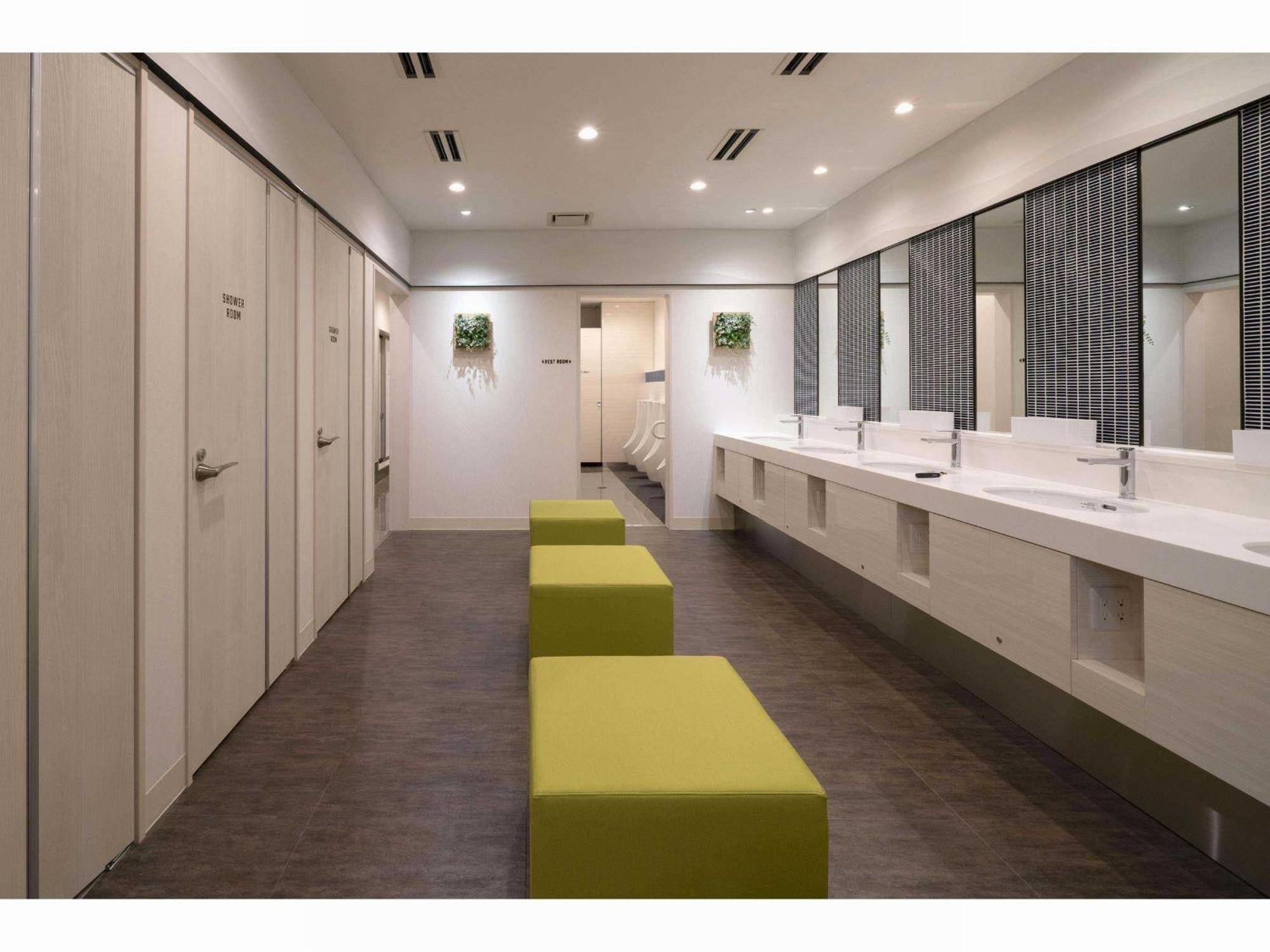 Capsule Hotel J Garden Shin-Osaka Bagian luar foto