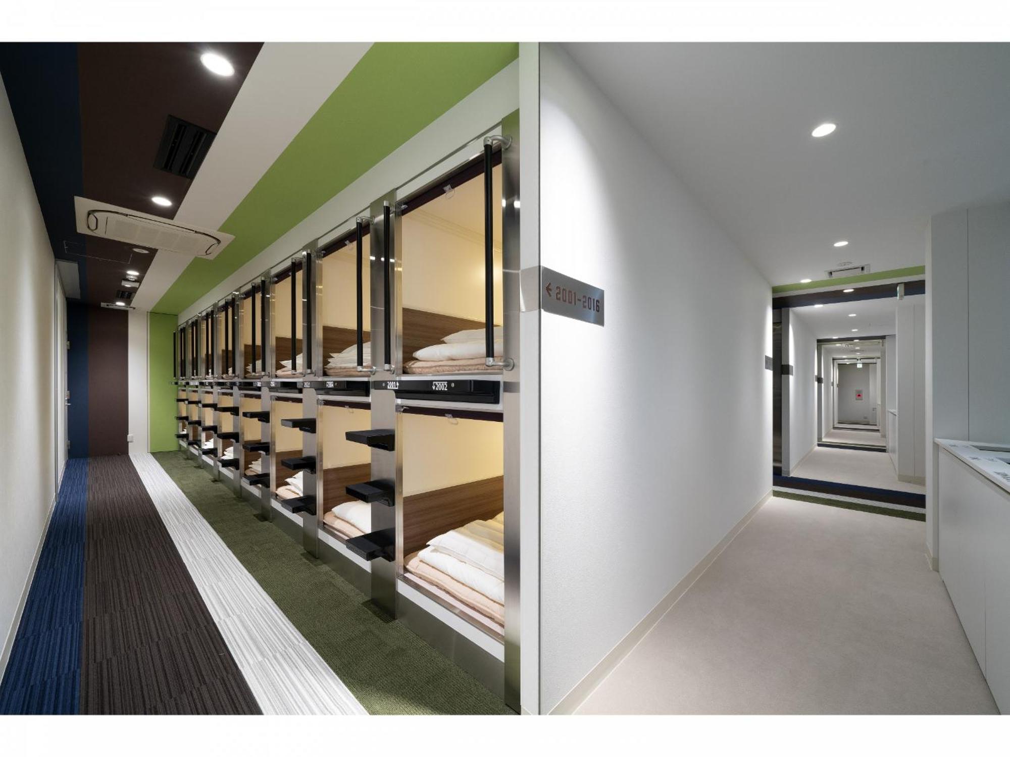 Capsule Hotel J Garden Shin-Osaka Bagian luar foto