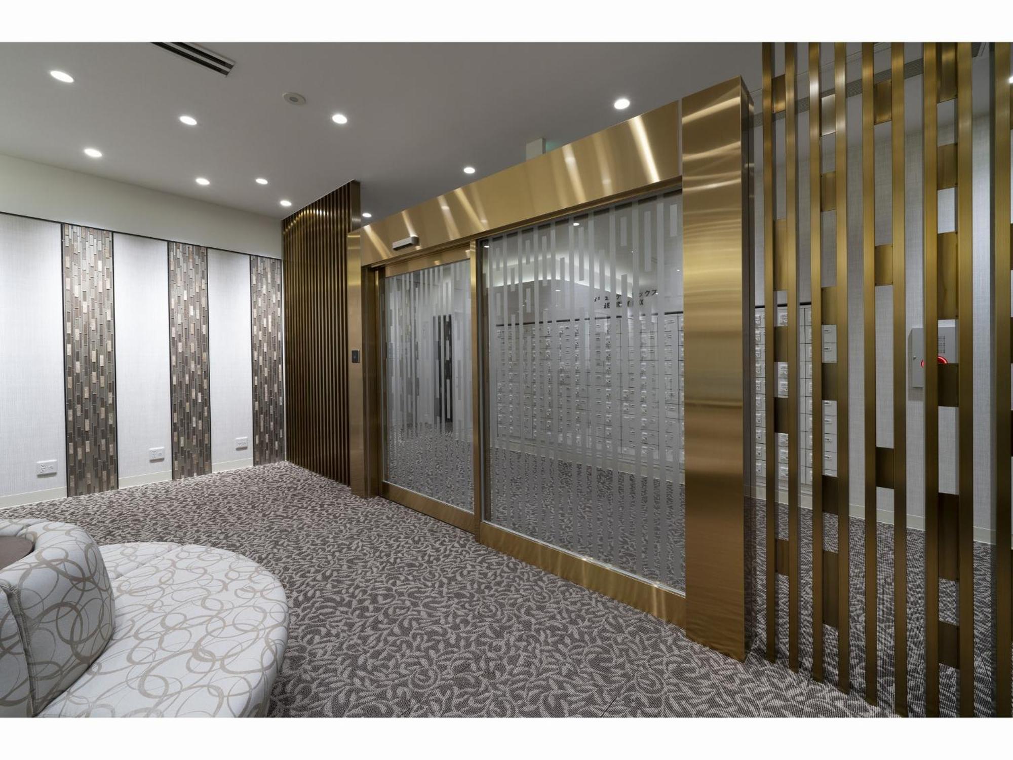Capsule Hotel J Garden Shin-Osaka Bagian luar foto